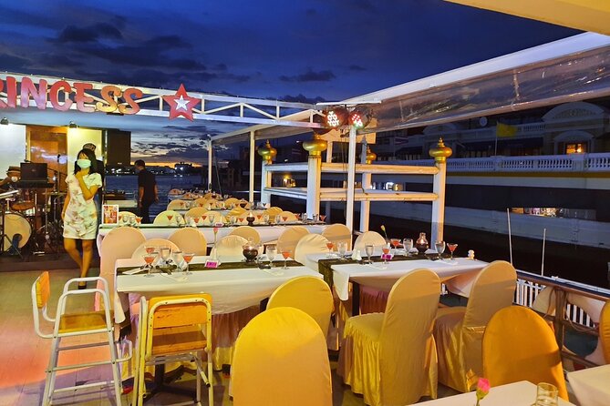 River Star Princess Dinner Cruise: Bangkok Chao Phraya River - The Grand Palace area from the river