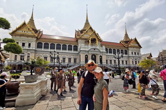 Royal Grand Palace and Bangkok Temples: Half Day Tour - Guides make the biggest difference