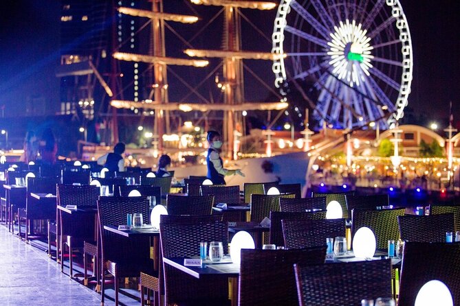 Royal Princess Dinner Cruise: Bangkok Chao Phraya River - Live music, cabaret, and the sound level