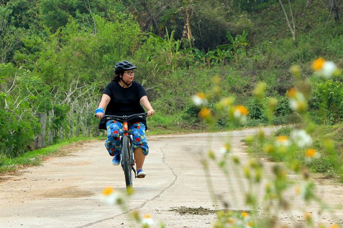 Rural Explorer Mountain Biking Tour Chiang Mai - Getting set up on the Kona Blast Trail