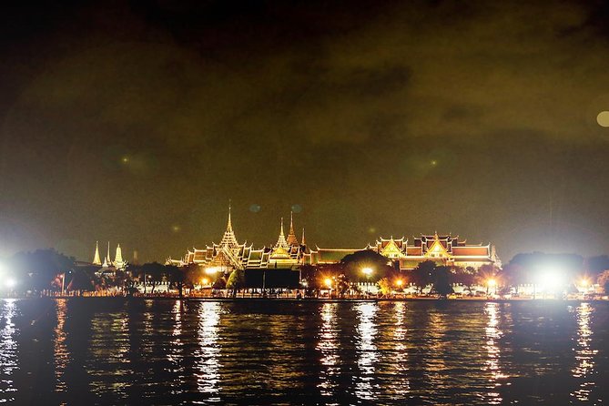 Saffron Luxury Dinner Cruise: A Journey on the River of Kings - Wat Arun, the River’s Great Night View