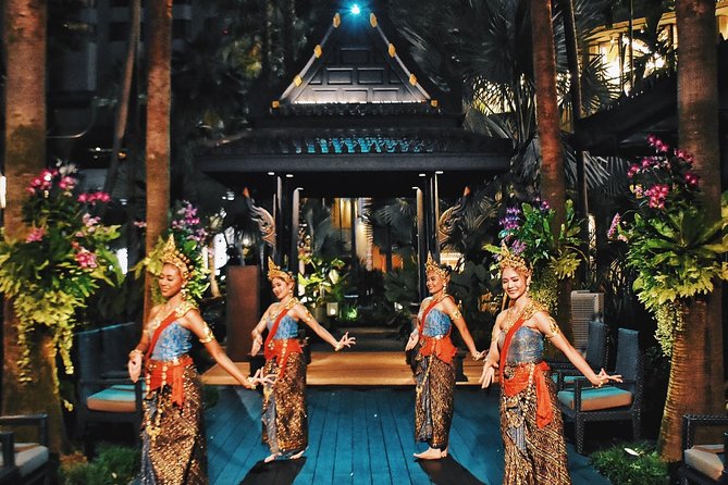 Shangri-La Hotel's Salathip Thai Restaurant Experience - Key points to know before booking