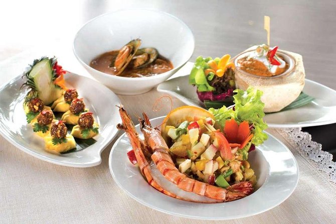 Shangri-La Hotel's Salathip Thai Restaurant Experience - Four courses built around Thai flavors