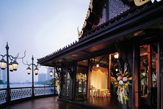 Shangri-La Hotel's Salathip Thai Restaurant Experience - What the Thai dance show is really like