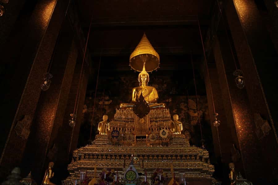 Shared Tour: Wat Pho, Wat Traimit and Wat Benchamabophit - Wat Benchamabophit and its white marble detail