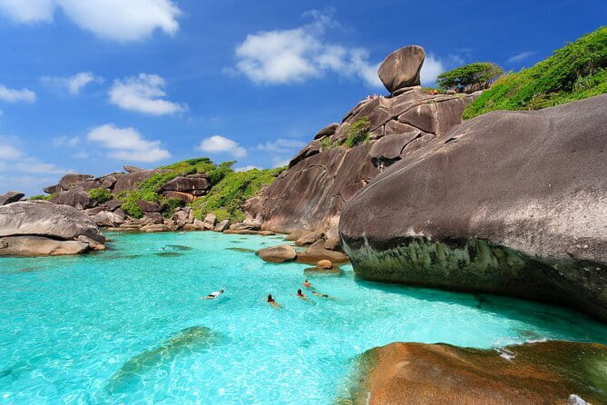 Similan Islands Full Day - Premium - Island 8 and the Sail Rock viewpoint