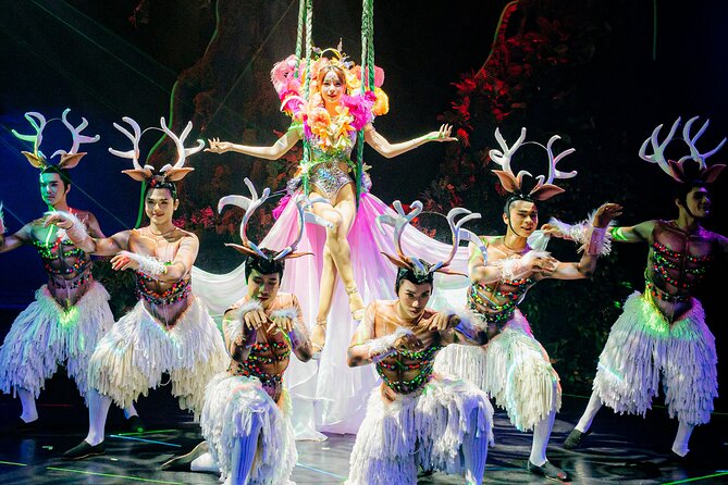 Simon Cabaret: Phuket’s Ladyboy Glamour Show - The post-show photo line needs a clear plan