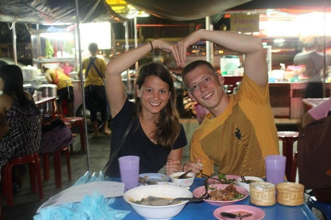 Small-Group Chiang Mai Evening Street Food Tour - How much food do you actually get?