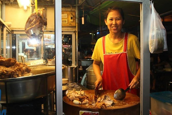 Small-Group Chiang Mai Evening Street Food Tour - The first stop puts northern Thai food in context