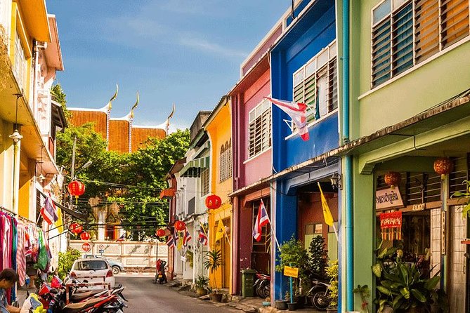 Small Group Phuket Sightseeing and City Tour - Lunch, cashews, and the commercial stops