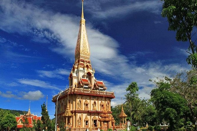 Small Group Phuket Sightseeing and City Tour - Guides, drivers, and the small-group advantage