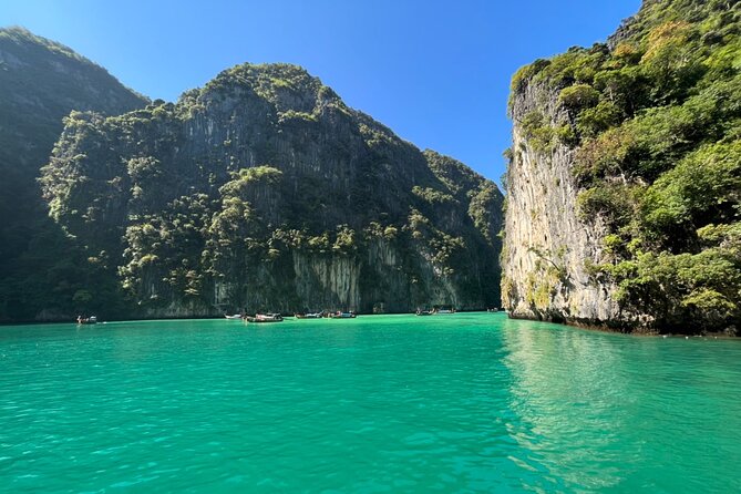 Small Groups of 20 people - Phi Phi & Bamboo Islands with Lunch - Maya Bay and the limits of fame