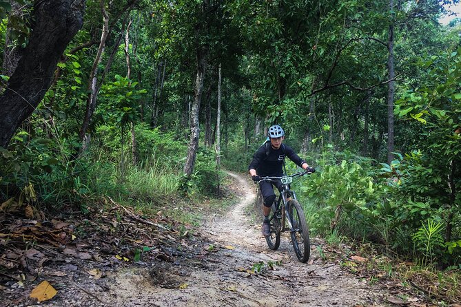 Smoke on the Water Trail Mountain Biking Tour Chiang Mai - Why the five-person limit matters