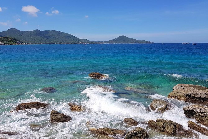 Snorkel Tour to Koh Nangyuan and the hidden bays of Koh Tao onboard the Oxygen - Lunch, fruit, and the large-boat tradeoff