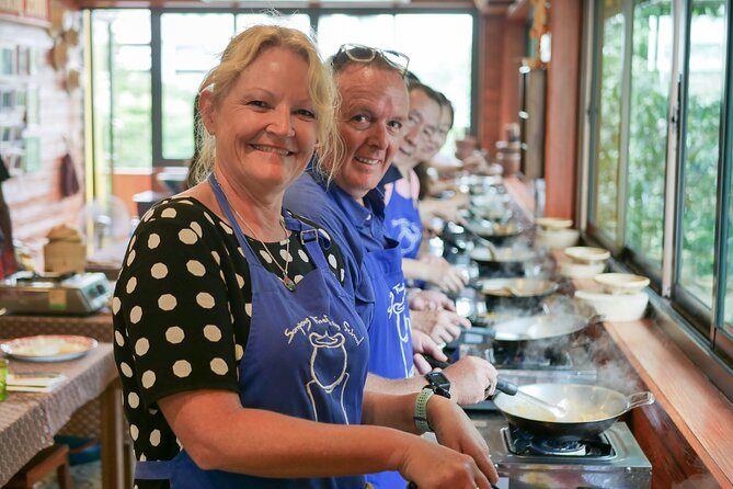 Sompong Thai Cooking School - Three main dishes and a dessert keep the class hands-on
