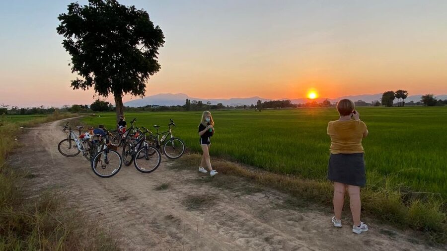 Sukhothai: 2.5-Hours Guided Countryside Sunset Bike Tour - Key Points at a Glance