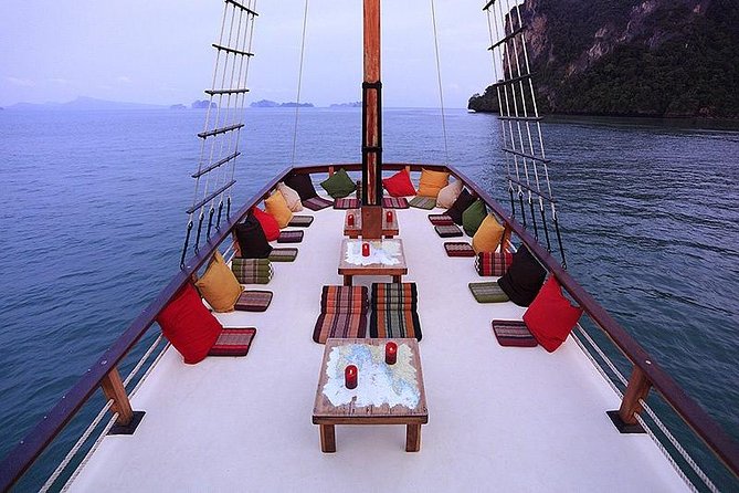 Sun & Sunset Dinner Cruise - Combine the best of both worlds - Crew, safety, and the feel onboard