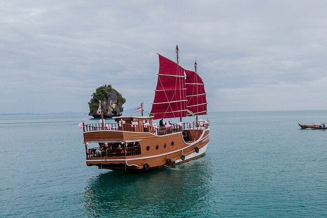 Sunset Dinner Cruise with night Swimming by Luxury Junk Boat - The crew makes the difference