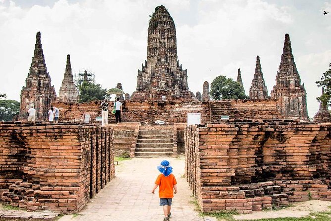 Sunset Sail, Glittering Tempels at Afternoon Ayutthaya Tours - Chao Phrom Market and a snack box