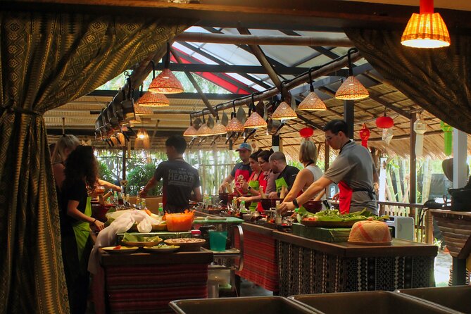 Thai and Akha Cooking Class in Chiang Mai - Choosing the morning or afternoon session