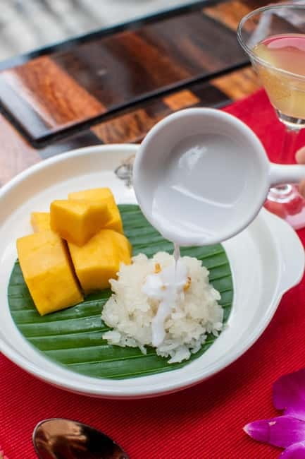 Thai Bus Food Tour Experience in Bangkok - The Grand Palace, Wat Pho, and Wat Phra Kaew
