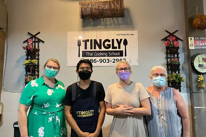 Thai cooking class experience in Bangkok with Tingly Thai cooking school - The teachers make the difference