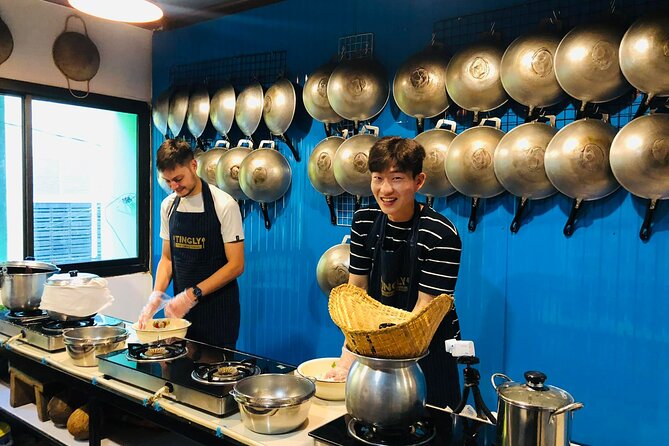 Thai cooking class experience in Bangkok with Tingly Thai cooking school - School facilities, equipment, and food