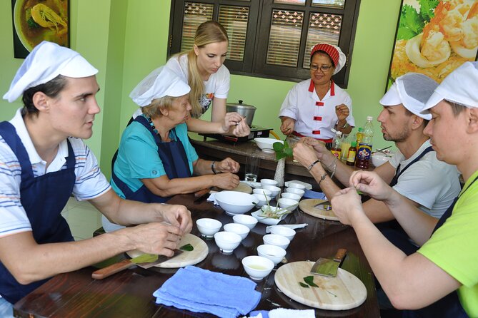 Thai Cooking Class in Pattaya - Group size, teaching style, and atmosphere