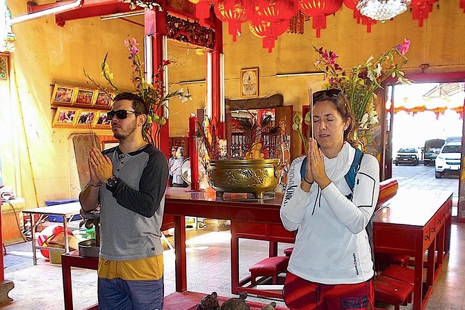 Thai Culture and Local Life 4- Hour Bangkok Bike Tour - The color and aroma of Pak Khlong Talat