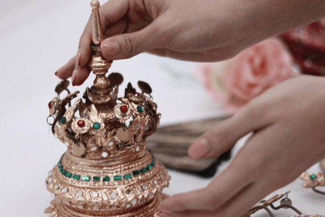 Thai Dance Class at Wat Arun - Snacks, herbal drinks, and Thai conversation