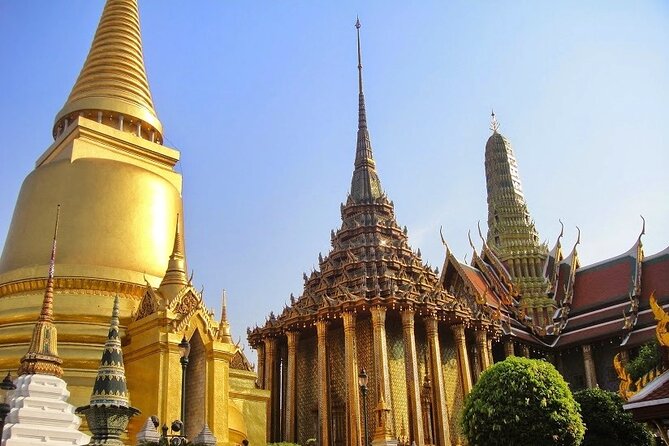 Thai PRIVATE Tour Guide - Khlong Bang Luang offers a quieter local view