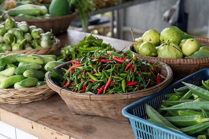 Thai Street Food & Morning Market Walking Tour in Hua Hin - Transport, timing, and practical details