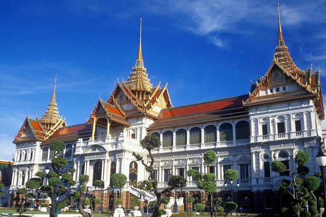 Thai Tour Guide : PRIVATE Highlight of Bangkok + Canal Tour + Simple Thai Lunch - Wat Pho and the Reclining Buddha