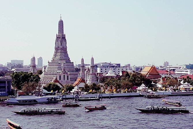 Thai Tour Guide : PRIVATE Highlight of Bangkok + Canal Tour + Simple Thai Lunch - The Chao Phraya River and the Long-Tail Boat