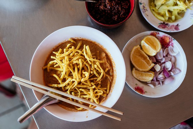 The 10 Tastings of Chiang Mai With Locals: Private Street Food Tour - The guides make or break the day