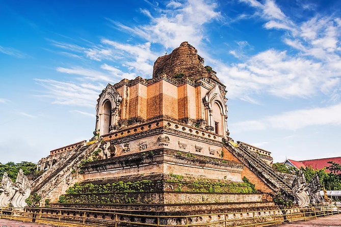 The Best City Tour View Points Wat Doi Suthep, Wat Chedi Luang and Wat Pha Lat - Wat Chedi Luang and the great damaged pagoda