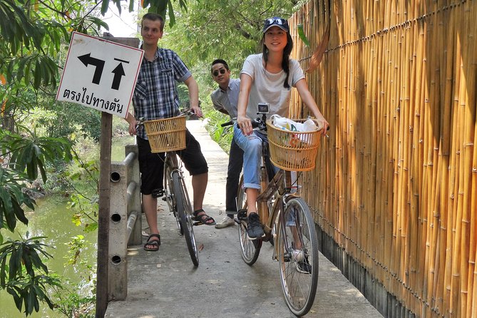 The Original Bicycle Tour in the Green Jungle of Bangkok - Riding through Sri Nakhon Khuean Khan Park