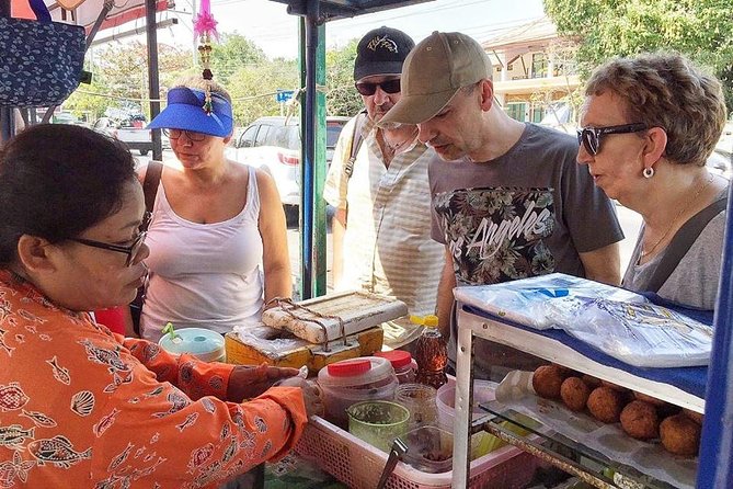 The Real Jing Jing Thai Food Tour in Hua Hin - What the transport and group size mean for you