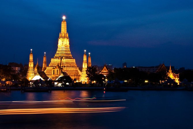The White Orchid: Chao Phraya Dinner Cruise Experience - How crowded is the White Orchid?