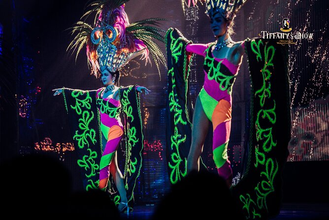 Tiffany's Show Pattaya: The World Class Best Show in Pattaya - Meeting performers outside and handling photo fees