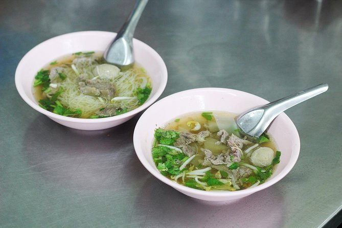Timeless Thonburi Canal and Food Tour - A temple stop in the Talat Phlu area