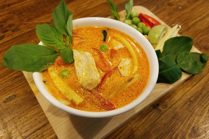 Tingly Thai Cooking Class with Morning Market Tour - Wat Kheak market before the cooking begins