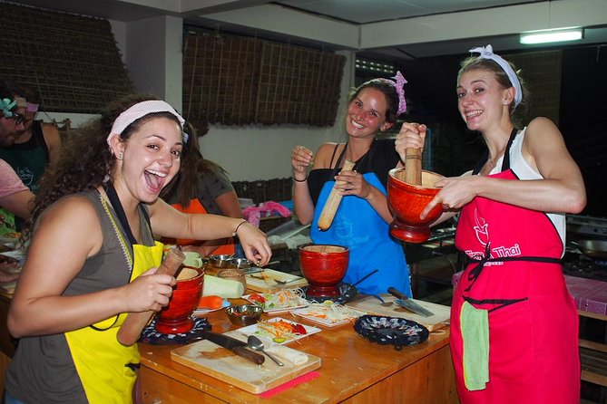 Tomyumthai Cooking Class in Chiang Mai - Eating each course as soon as you make it