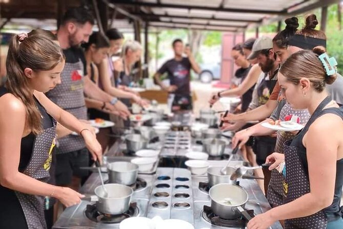 Traditional Thai Cooking Class with Smart Cook - Making four dishes, then eating your work