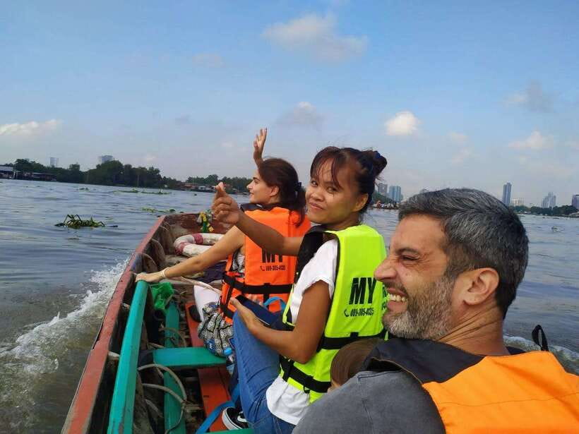 Twilight Firefly Bangkok Bicycle Tour - Crossing the river and choosing your bicycle