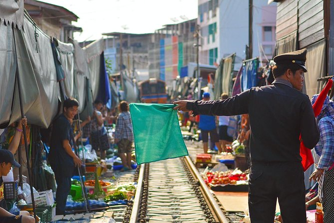 Unique Bangkok Markets: Train Market & Floating Market Adventure - Damnoen Saduak, food, and shopping choices