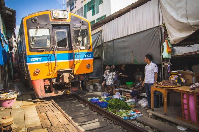 Unique Bangkok Markets: Train Market & Floating Market Adventure - Who will get the most from this morning