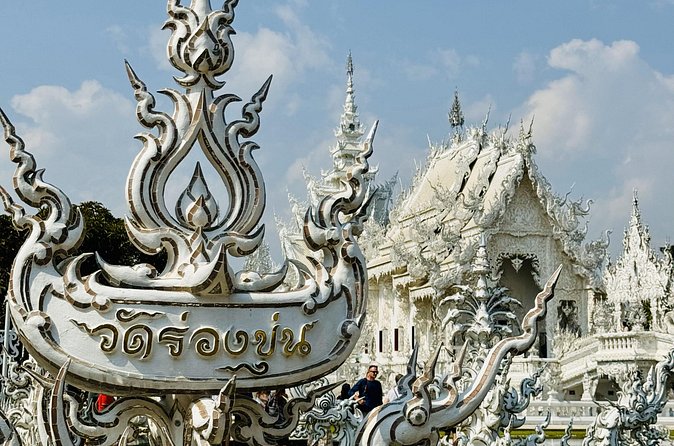 Visit Chiang Rai Temples and Lalitta Cafe from Chiang Mai - Wat Rong Suea Ten, Chiang Rai’s Blue Temple