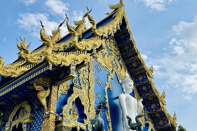 Visit Chiang Rai Temples and Lalitta Cafe from Chiang Mai - The optional Longneck Karen village