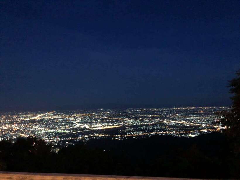 Wat Phra That Doi Suthep & Wat Pha lat Evening Tour & Guide - Key points at a glance